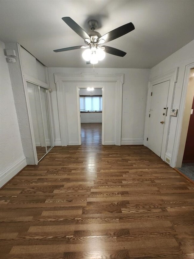 Building Photo - 56 Waverly St