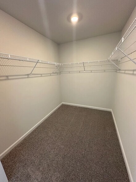 Building Photo - Room in Townhome on Arkose Dr