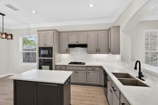 Building Photo - 1131 Sopris Dr