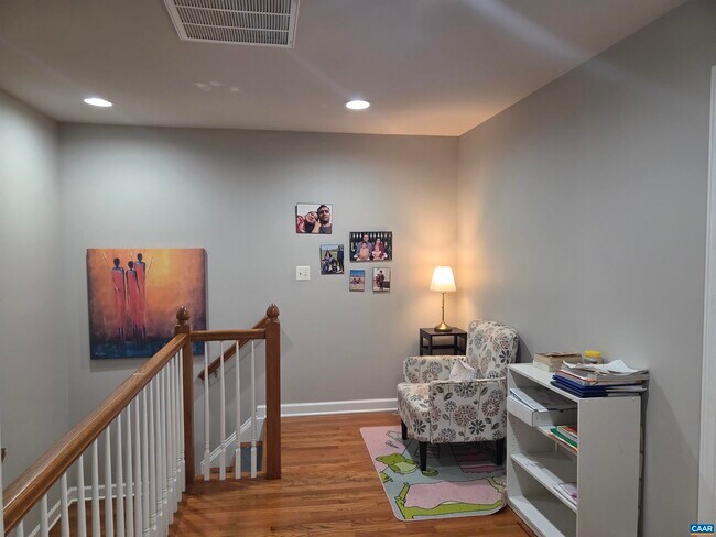 Building Photo - 2441 Winthrop Dr