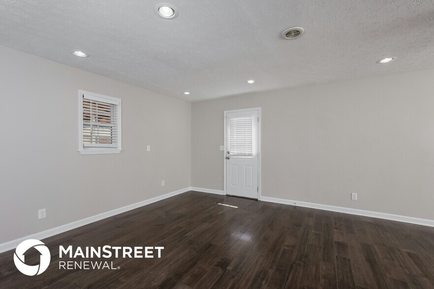 Building Photo - 5411 Laureltree Pl