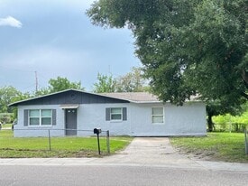Building Photo - 300 Campus View Dr