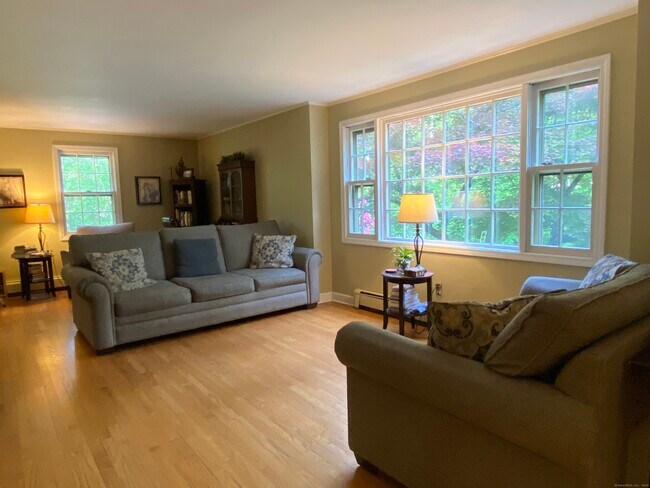 Building Photo - 25 Jade Tree Ln