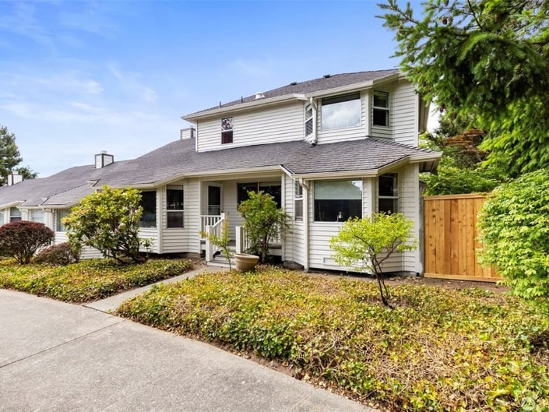 Primary Photo - 9757 Spinnaker Blvd NW