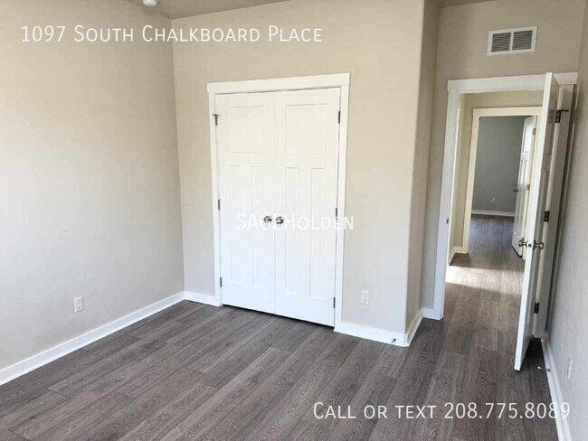 Building Photo - 1097 S Chalkboard Pl