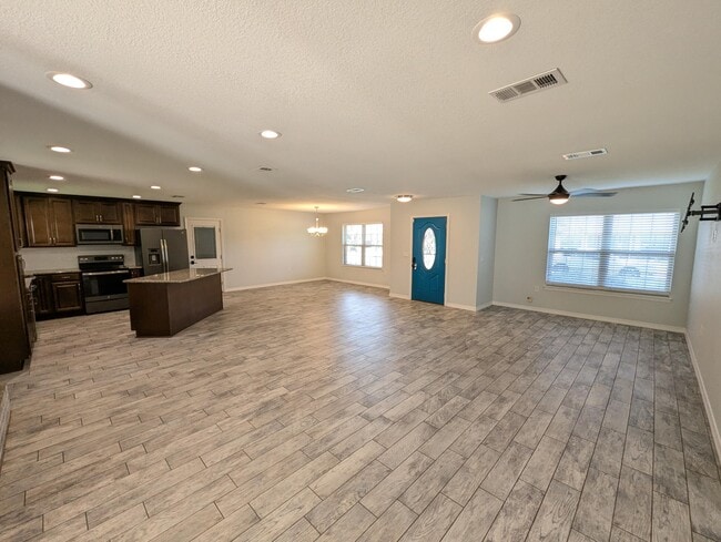 Building Photo - 105 Marquette Pl