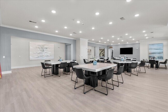 Building Photo - 540 Hobbs Rd