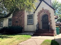 Building Photo - Charming Tudor 3 Blocks From Mayo