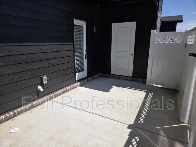 Building Photo - 1373 Rebecca Johns Dr