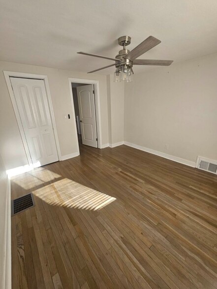 Building Photo - 8140 Meadow Ln