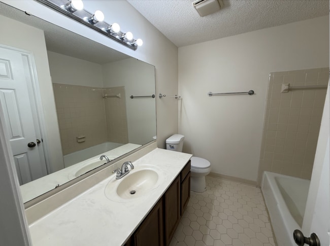Building Photo - Beautiful Cary Townhome