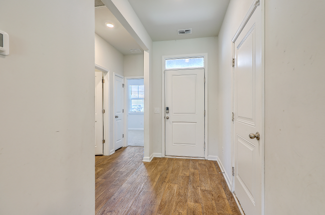 Building Photo - 124 Pontoria Dr