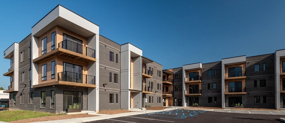 Building Photo - The Ellett