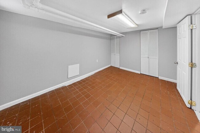 Building Photo - 1353 Kennedy St NW