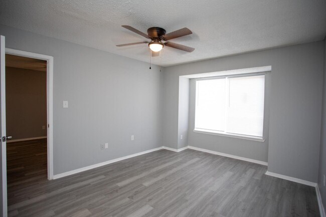 Building Photo - 103 Limoges St