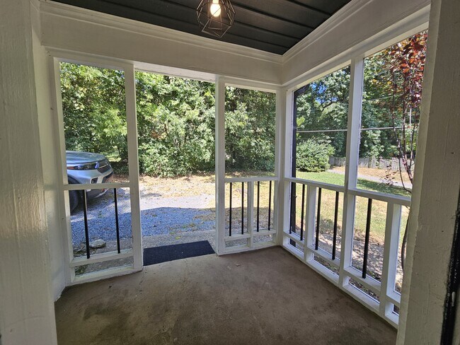 Building Photo - 6005 Medlin Heights Rd