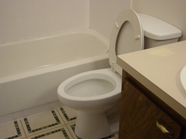 Building Photo - 1676 Hightower Dr