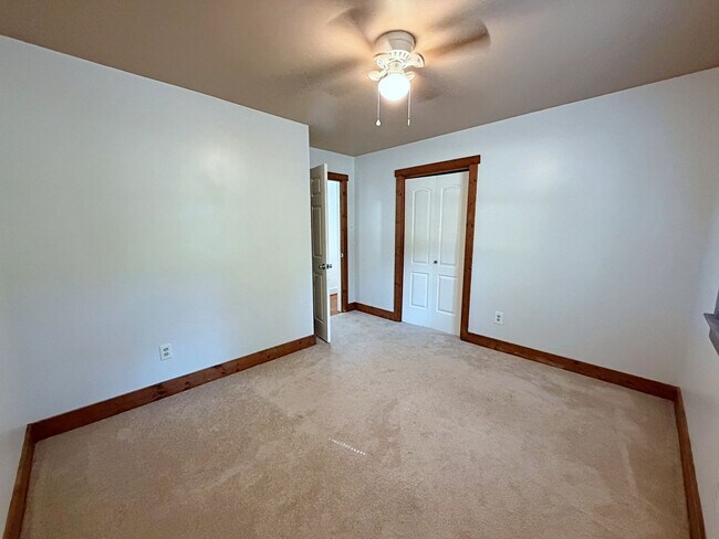 Building Photo - 8800 Sedbergh Dr