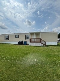 Building Photo - 220 Pheasant Ln