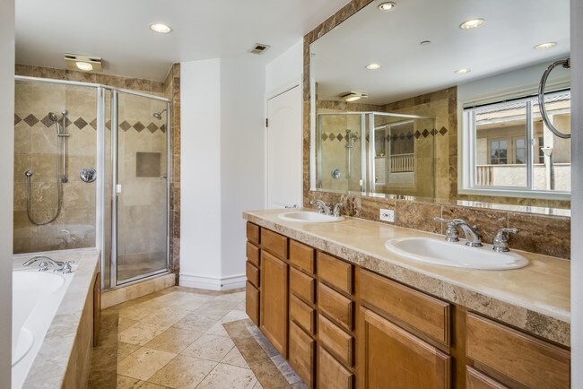 Dual sinks - 513 N Juanita Ave