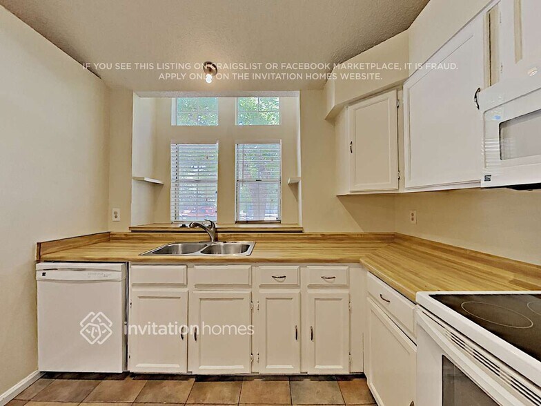 Building Photo - 7736 Halleys Dr