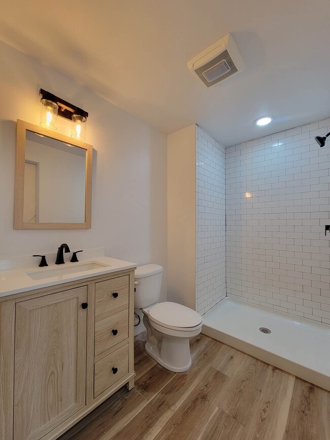 Building Photo - 122 High St