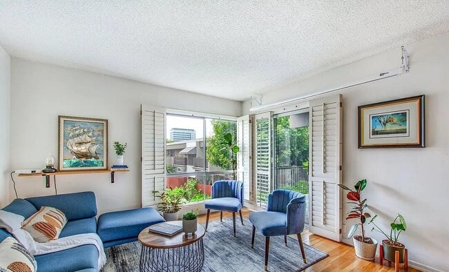 Building Photo - 11120 Queensland St