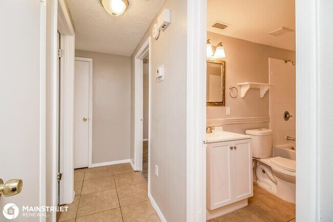 Building Photo - 10114 Enchanted Oaks Ct