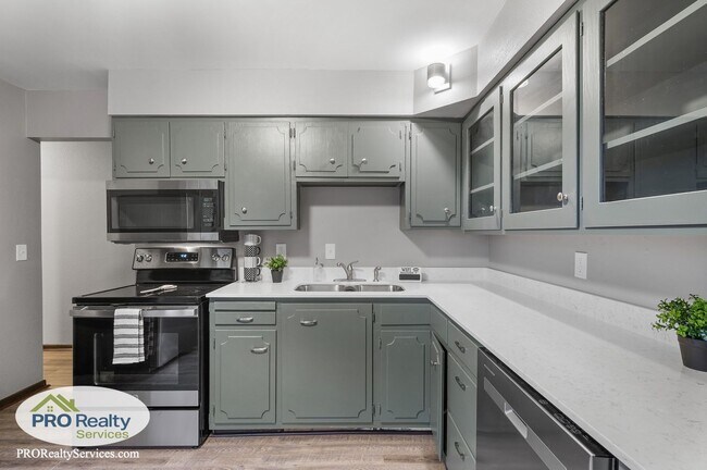 Building Photo - 5 Bedroom Home in Chisago City