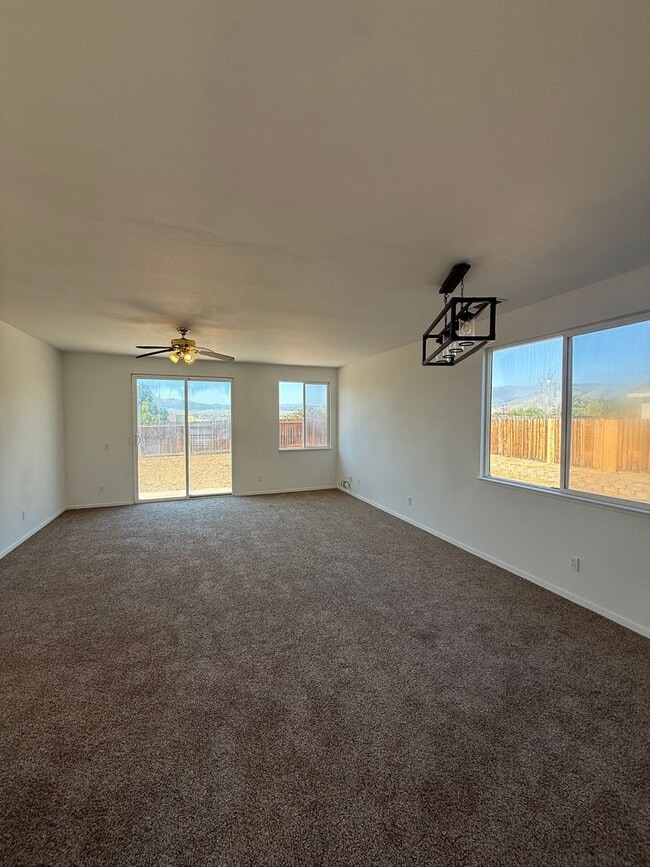 Building Photo - 20942 White Rock Dr