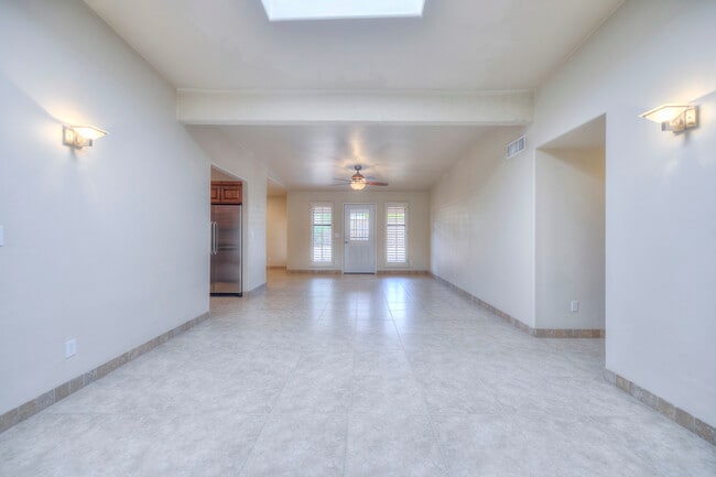 living room - 8428 E Malcomb Dr