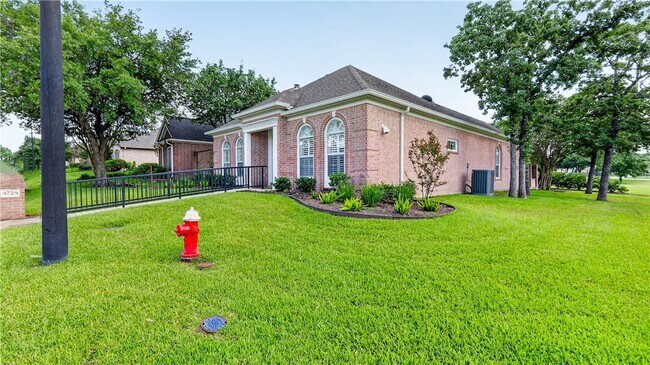 Building Photo - 4728 Stonebriar Cir