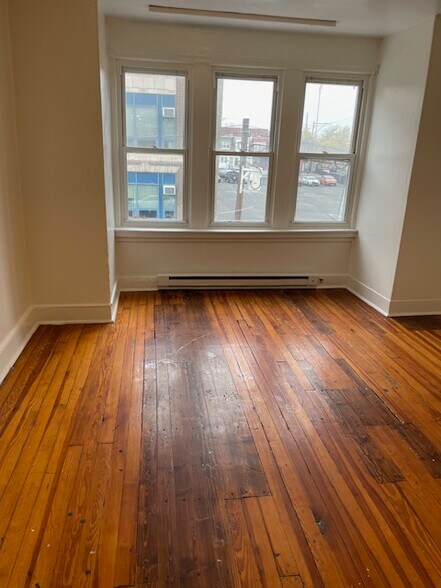 Building Photo - 2973 Memphis St