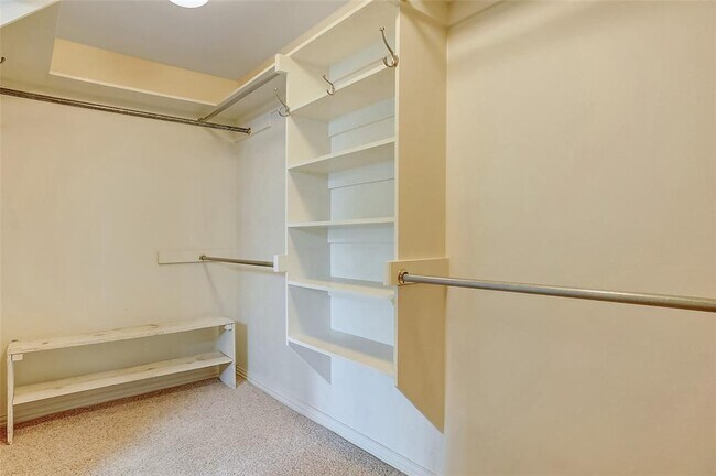 Building Photo - 3815 Sumner Ct