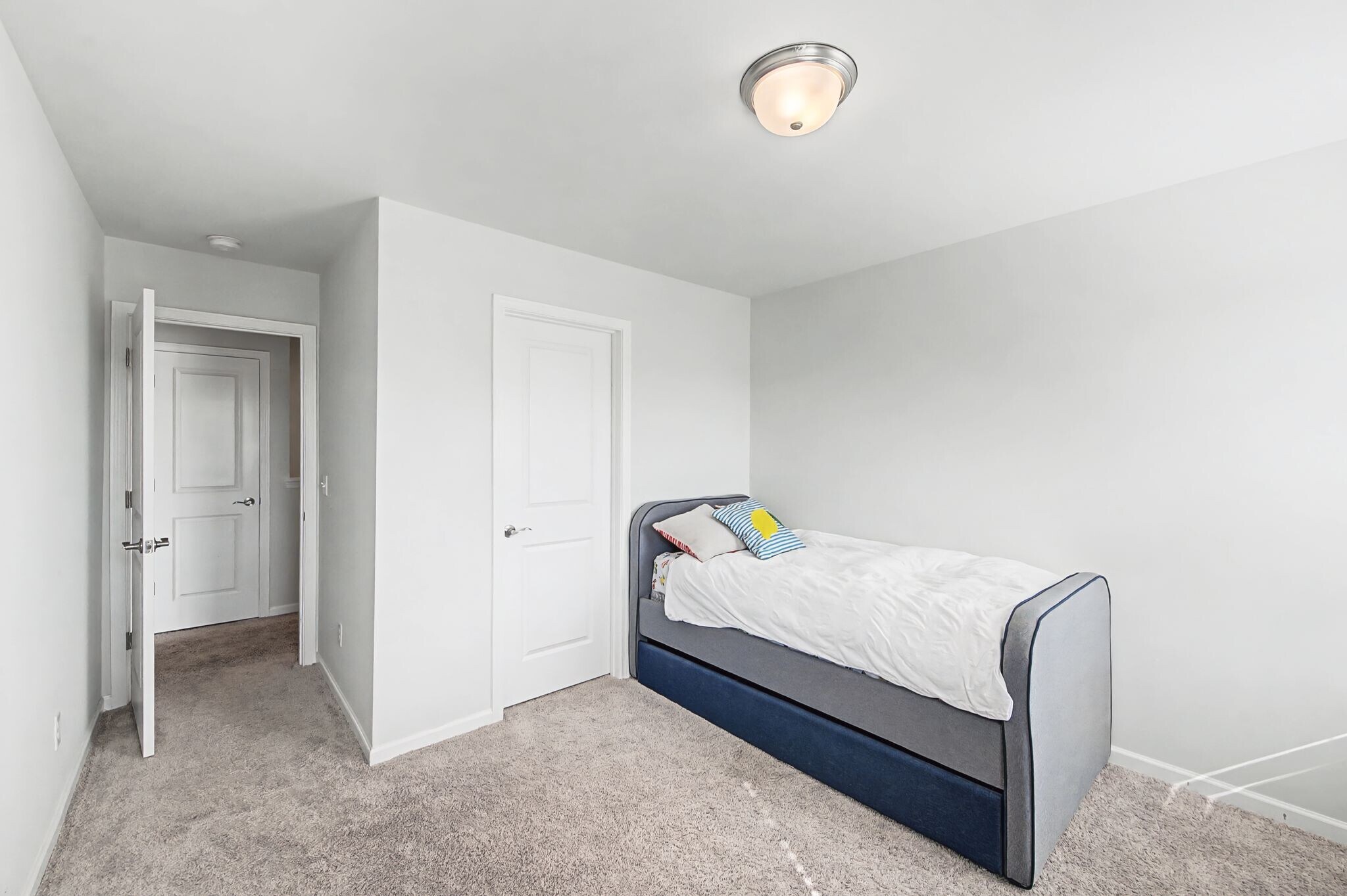 Building Photo - 2784 Nottingham Dr