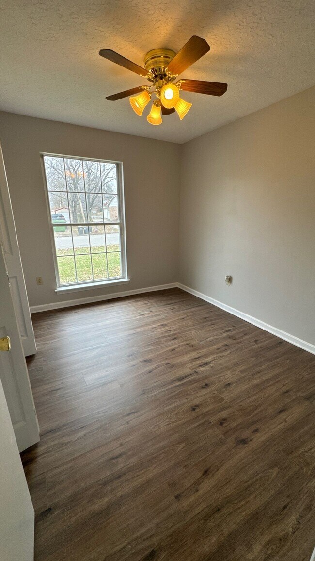 Building Photo - 4023 Summer Pl