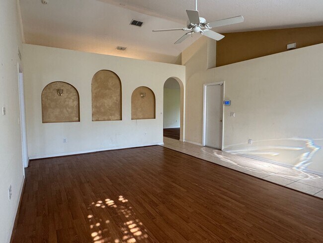 Building Photo - Available Now! Spacious 4-Bedroom, 2-Bath ...