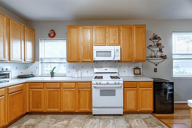 Building Photo - 9815 Rock Pass Dr