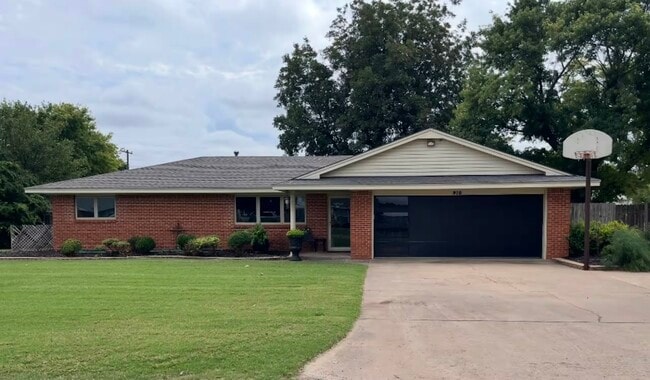 Primary Photo - 910 Washington St