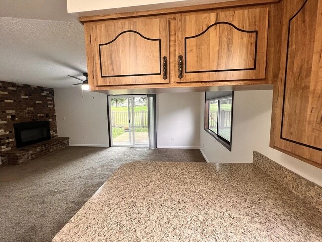 Building Photo - Rambler Golf Course View 3bd 2bath Avail. March 6th