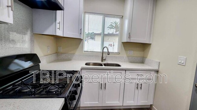 Building Photo - 508 Olive St