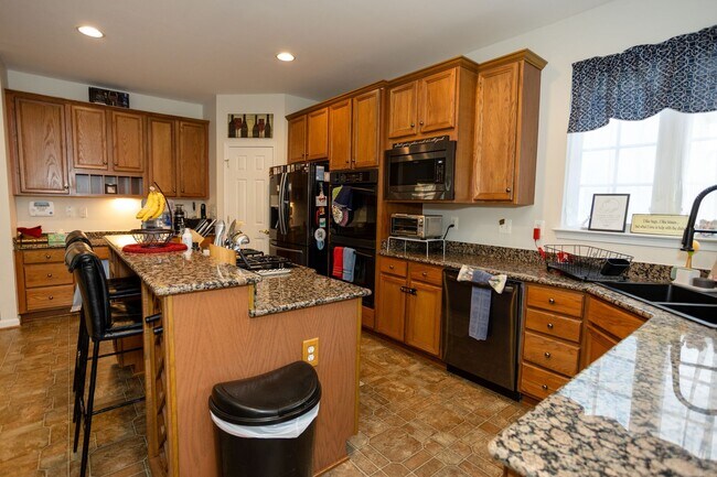 Building Photo - Coming Soon - Great find in Victory Lakes/...