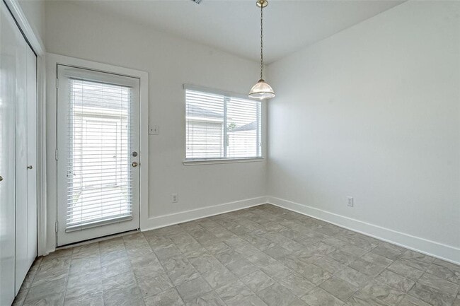 Building Photo - 11920 Princess Garden Way