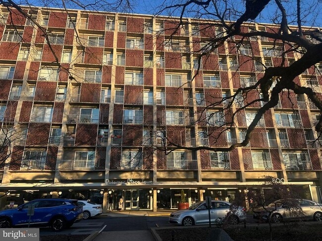 Building Photo - 800 4th St SW