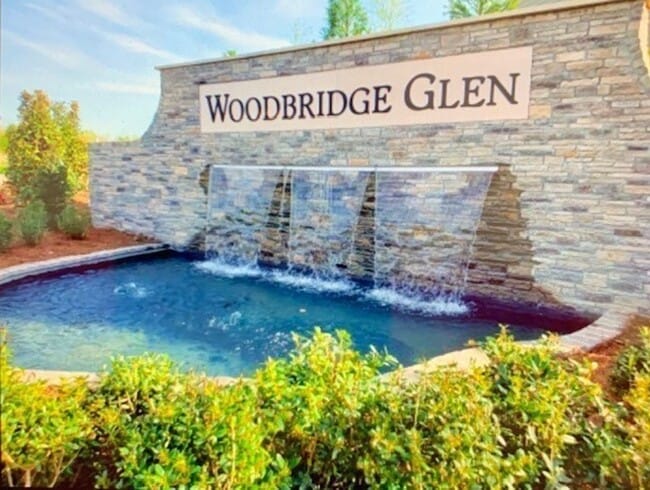 Building Photo - FOR LEASE: END UNIT TOWNHOME LOCATED IN LE...