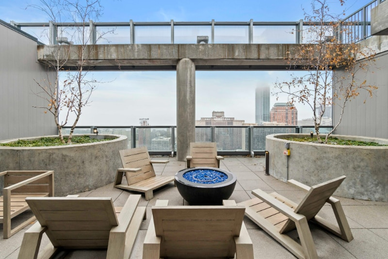 Building Photo - 713 S Clark St