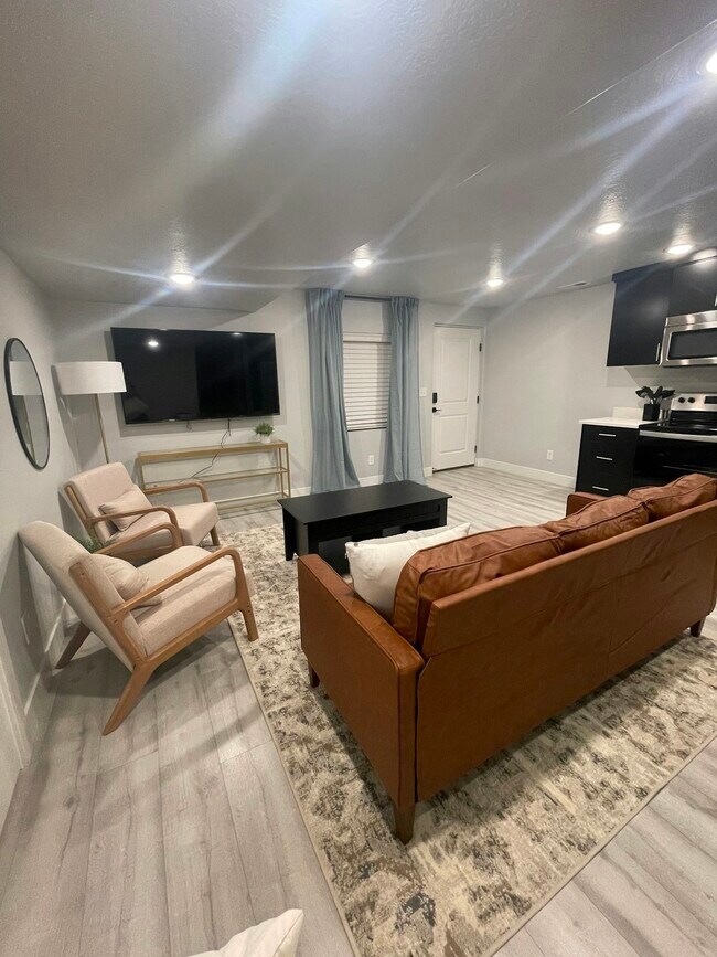 Primary Photo - 201 N 20 W