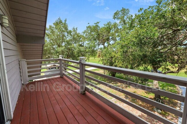 Building Photo - 9934 Peninsular Dr