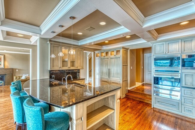 Building Photo - Mercer Island Waterfront Home