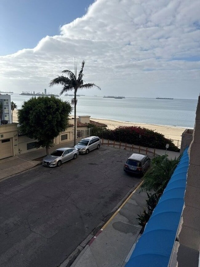 Building Photo - 1750 E.Ocean #303